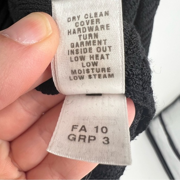 St. John Kelly Coat Duster Cardigan Sweater Black Ribbed Ruffle Size L - Picture 8 of 9